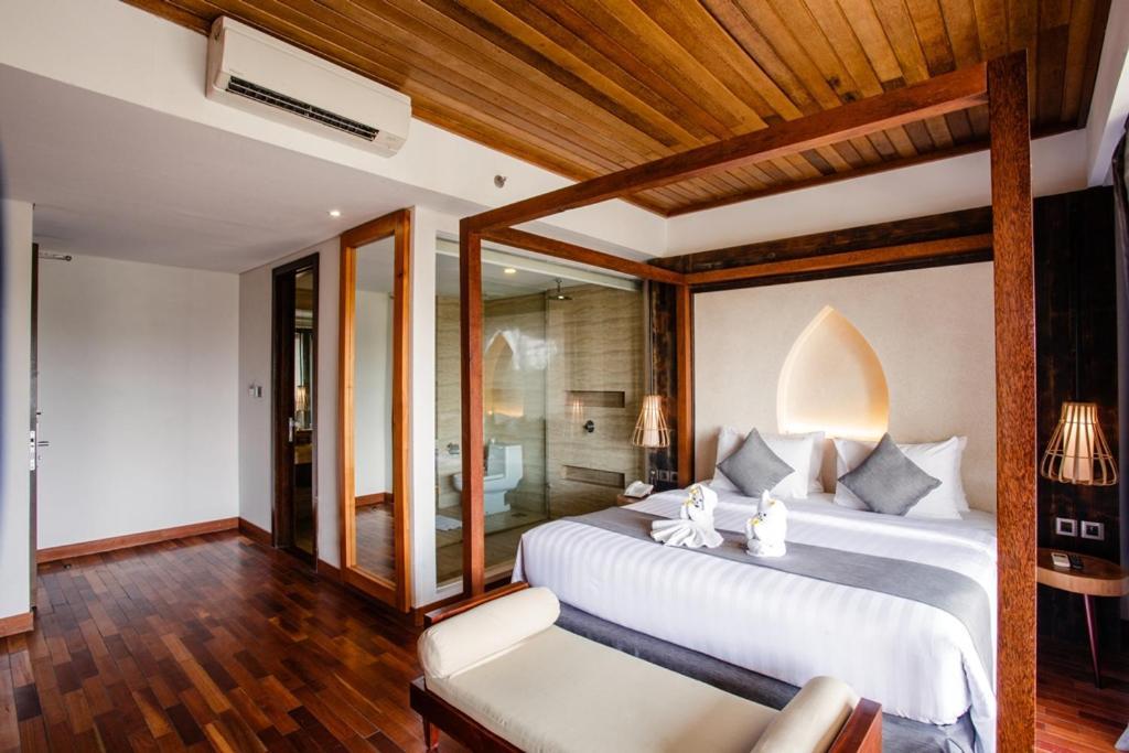 Bay And By Prabhu 4*